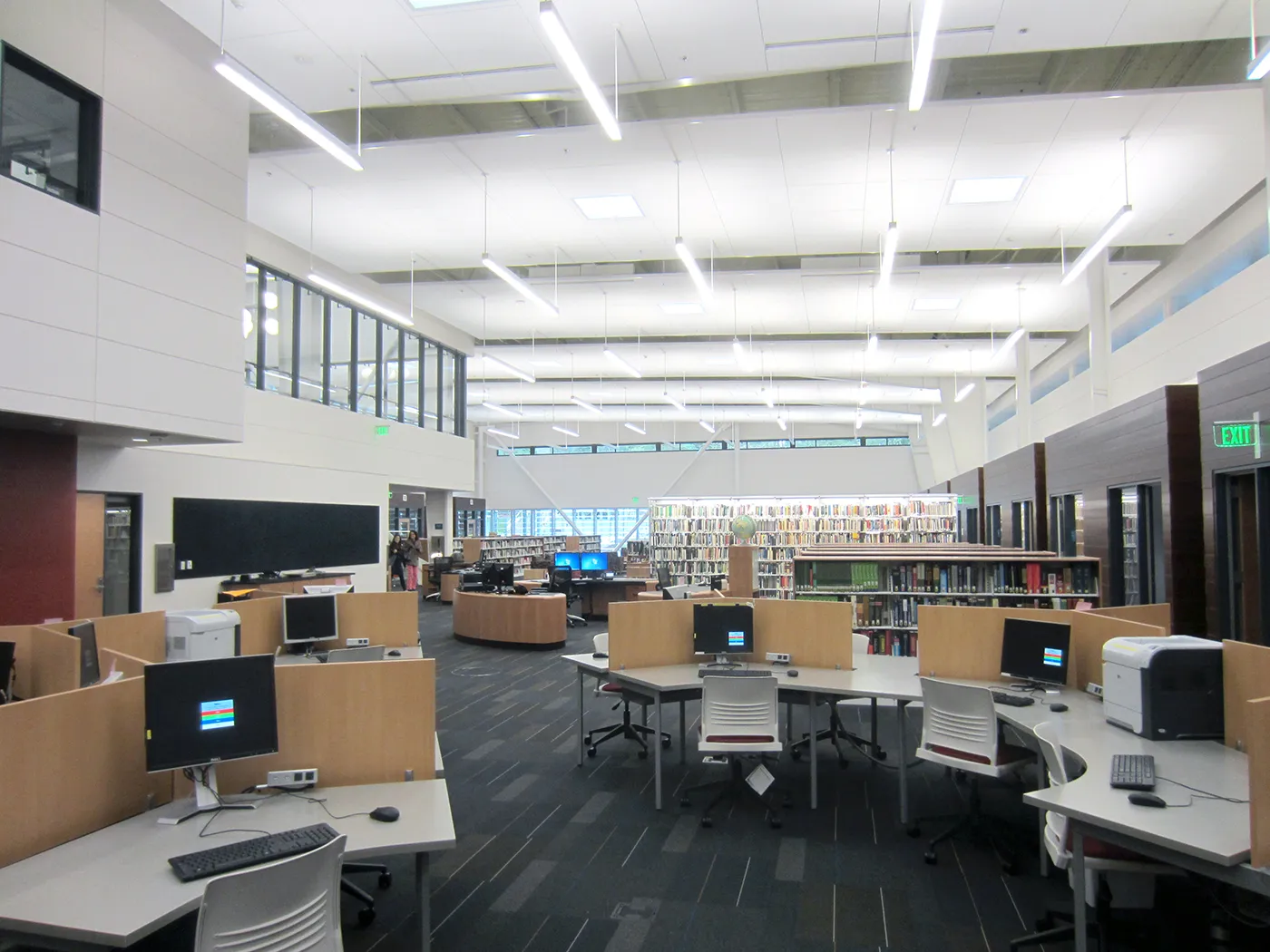 Photo of the interior in the new library space.