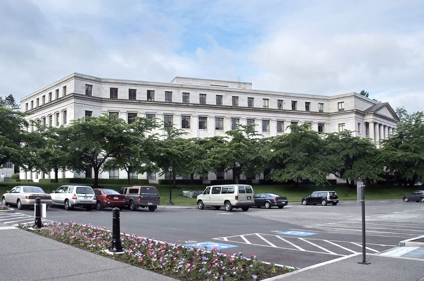 Image of the entire North face of the John. L. O'Brien legislative building.